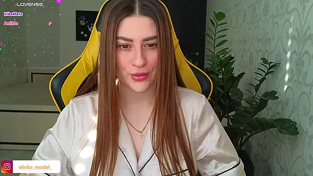 Snapshot of Elishka_ chatting on March 21, 2025, 5:54 am Elishka  online show from March 21, 2025, 5:54 am