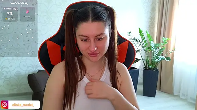 Snapshot of Elishka_ chatting on October 4, 2025, 6:55 am Elishka  online show from October 4, 2025, 6:55 am