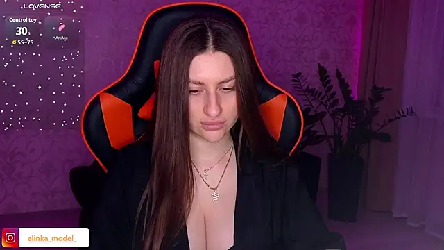 Snapshot of Elishka_ chatting on October 5, 2025, 6:50 pm Elishka  online show from October 5, 2025, 6:50 pm