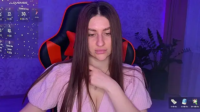 Snapshot of Elishka_ chatting on October 12, 2025, 5:45 pm Elishka  online show from October 12, 2025, 5:45 pm