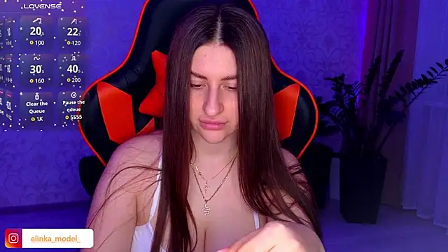 Snapshot of Elishka_ chatting on October 18, 2025, 5:57 pm Elishka  online show from October 18, 2025, 5:57 pm