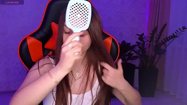 Snapshot of Elishka_ chatting on October 20, 2025, 8:09 pm Elishka  online show from October 20, 2025, 8:09 pm