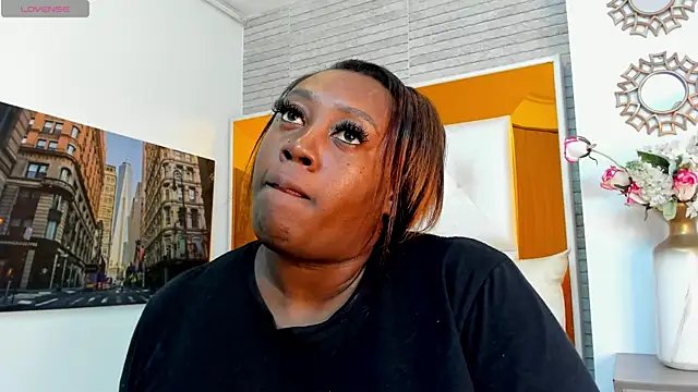 ShaniaBrownn online show from October 23, 2025, 7:45 pm
