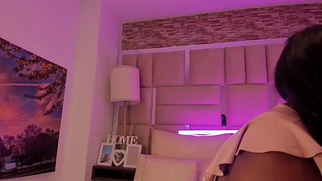 ShaniaBrownn online show from February 25, 2026, 7:34 pm