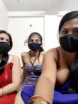 Snapshot of cutee__crazy chatting on May 9, 2026, 1:49 pm cutee crazy online show from May 9, 2026, 1:49 pm
