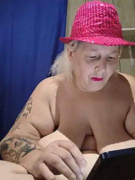 DavisDesires online show from June 16, 2026, 12:19 pm