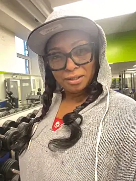 Snapshot of MSweetLindaParks chatting on February 20, 2025, 12:04 pm MSweetLindaParks online show from February 20, 2025, 12:04 pm