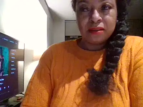 Snapshot of MSweetLindaParks chatting on March 1, 2025, 8:02 am MSweetLindaParks online show from March 1, 2025, 8:02 am
