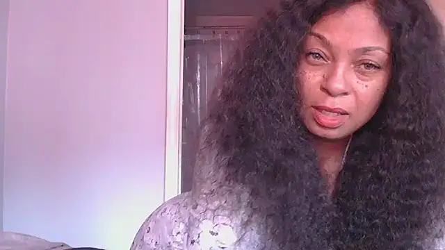 Snapshot of MSweetLindaParks chatting on October 11, 2025, 4:49 pm MSweetLindaParks online show from October 11, 2025, 4:49 pm