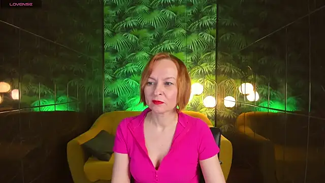 Snapshot of NikaGentle chatting on December 12, 2024, 8:57 am NikaGentle online show from December 12, 2024, 8:57 am