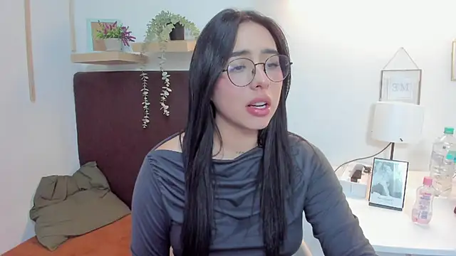 isabella jade online show from February 24, 2025, 9:41 pm