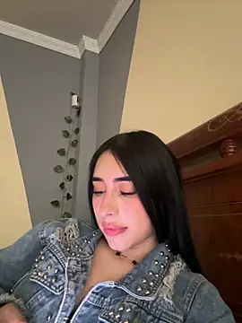 isabella jade online show from September 23, 2025, 1:25 pm