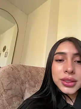 isabella jade online show from November 15, 2025, 2:02 pm