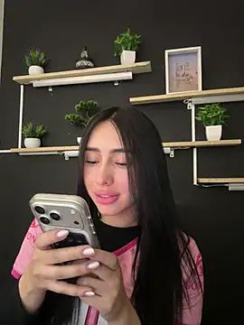 isabella jade online show from February 23, 2026, 10:40 pm