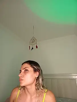 Snapshot of ASHLEY_BLAIR chatting on April 28, 2026, 2:27 am ASHLEY BLAIR online show from April 28, 2026, 2:27 am