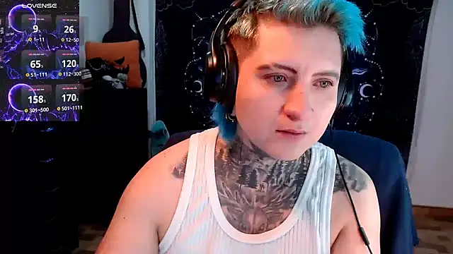 Marieblueeyes online show from February 18, 2025, 3:31 am