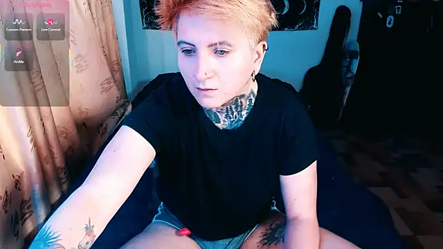 Marieblueeyes online show from November 4, 2025, 7:13 pm