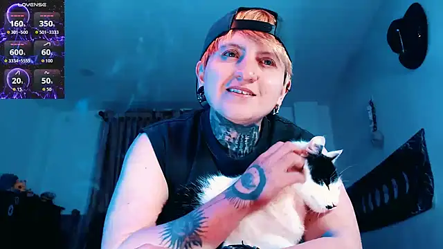 Marieblueeyes online show from November 29, 2025, 4:04 am