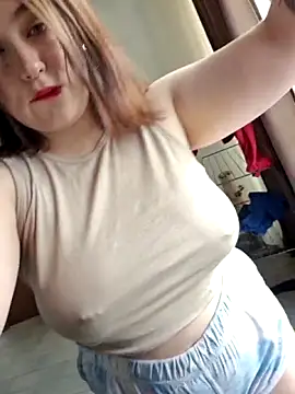 Snapshot of Yammy_Yumi chatting on October 5, 2025, 6:01 am Yammy Yumi online show from October 5, 2025, 6:01 am