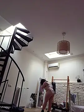 Yammy Yumi online show from April 11, 2026, 2:10 pm