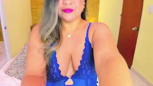 Julia Haye online show from October 22, 2025, 10:09 pm