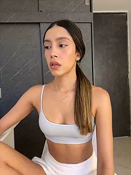 Snapshot of SelenaStone chatting on December 29, 2024, 9:52 pm SelenaStone online show from December 29, 2024, 9:52 pm