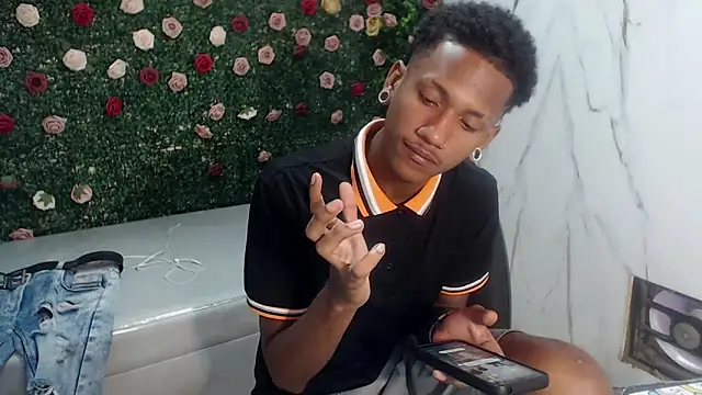 Snapshot of ManSant chatting on March 10, 2026, 2:44 pm ManSant online show from March 10, 2026, 2:44 pm