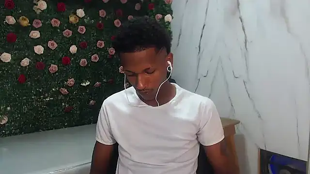 Snapshot of ManSant chatting on March 12, 2026, 3:51 pm ManSant online show from March 12, 2026, 3:51 pm