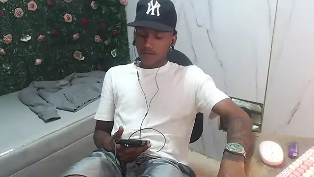 Snapshot of ManSant chatting on March 24, 2026, 1:49 pm ManSant online show from March 24, 2026, 1:49 pm