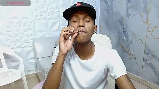 Snapshot of ManSant chatting on April 3, 2026, 2:15 pm ManSant online show from April 3, 2026, 2:15 pm