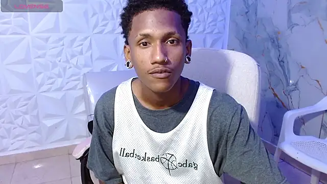 Snapshot of ManSant chatting on April 5, 2026, 4:37 pm ManSant online show from April 5, 2026, 4:37 pm