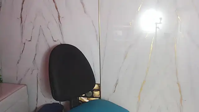 Snapshot of ManSant chatting on April 7, 2026, 4:40 pm ManSant online show from April 7, 2026, 4:40 pm