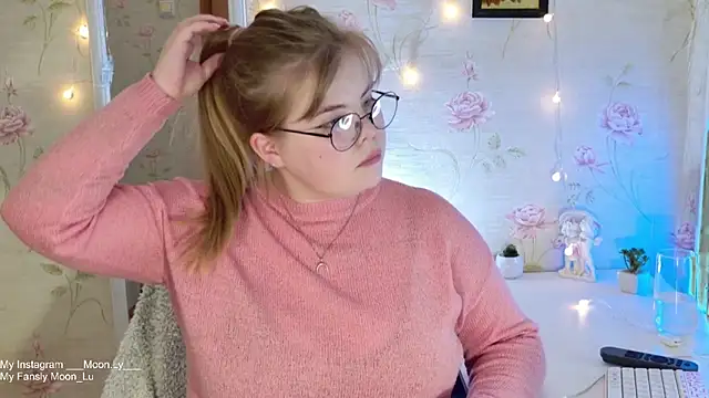 sinnamon  online show from November 1, 2025, 4:42 pm