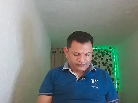 Snapshot of SexDiffrent chatting on May 14, 2026, 4:58 pm SexDiffrent online show from May 14, 2026, 4:58 pm