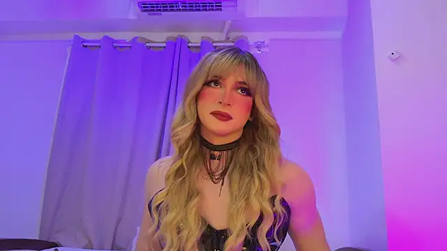 reginarose69 online show from November 7, 2025, 3:45 pm