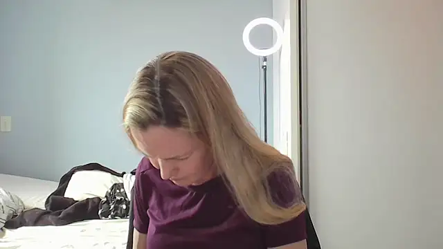 Snapshot of Annylove1 chatting on February 2, 2026, 4:49 pm Annylove1 online show from February 2, 2026, 4:49 pm