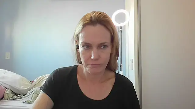 Snapshot of Annylove1 chatting on April 17, 2026, 4:43 pm Annylove1 online show from April 17, 2026, 4:43 pm