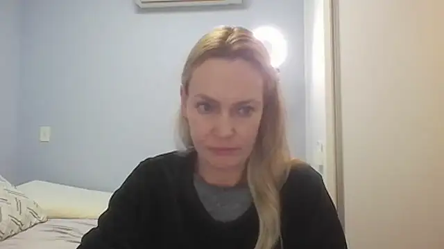 Annylove1 online show from July 7, 2026, 10:52 am