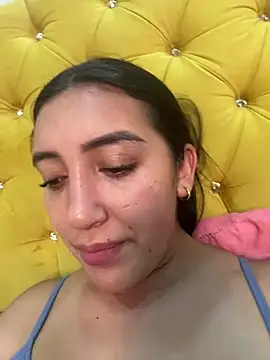 Snapshot of Hannahoff chatting on February 4, 2025, 4:59 am Hannahoff online show from February 4, 2025, 4:59 am