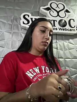 Snapshot of Hannahoff chatting on February 17, 2025, 9:19 pm Hannahoff online show from February 17, 2025, 9:19 pm