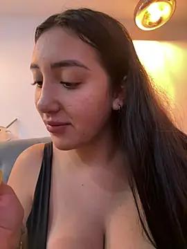 Snapshot of Hannahoff chatting on March 3, 2025, 3:41 am Hannahoff online show from March 3, 2025, 3:41 am