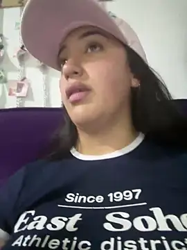 Snapshot of Hannahoff chatting on March 8, 2025, 12:22 am Hannahoff online show from March 8, 2025, 12:22 am