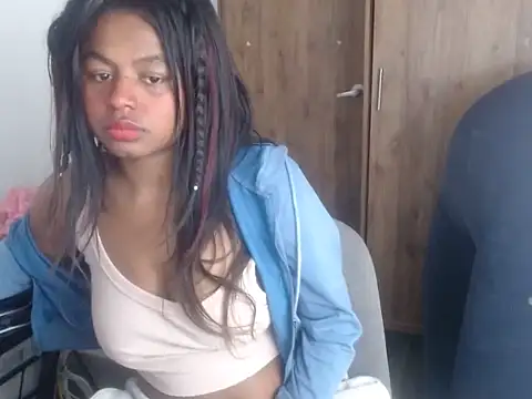 Snapshot of charlott7 chatting on December 29, 2024, 12:30 am charlott7 online show from December 29, 2024, 12:30 am