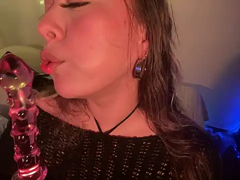 Im sophiie online show from January 4, 2025, 5:58 am