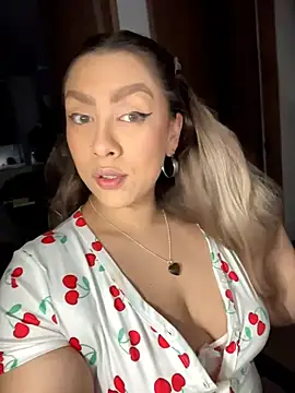 Im sophiie online show from February 10, 2026, 6:50 am