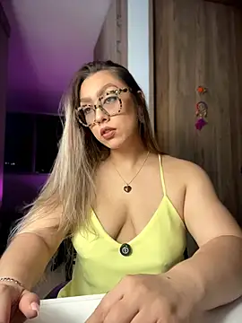 Snapshot of Im_sophiie chatting on June 11, 2026, 7:06 am Im sophiie online show from June 11, 2026, 7:06 am