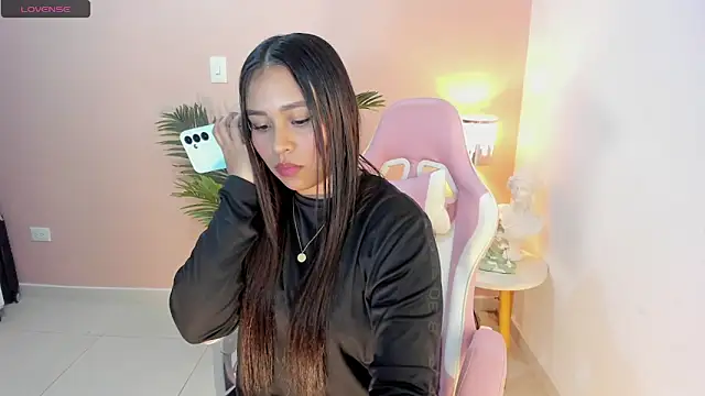 Ciara8 online show from October 17, 2025, 4:37 am