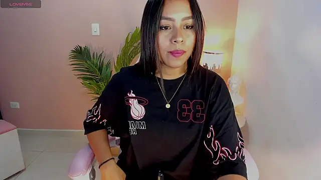 Ciara8 online show from October 21, 2025, 7:25 pm