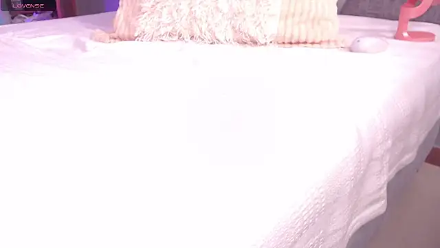 Miaparkerss  online show from January 13, 2025, 10:45 pm