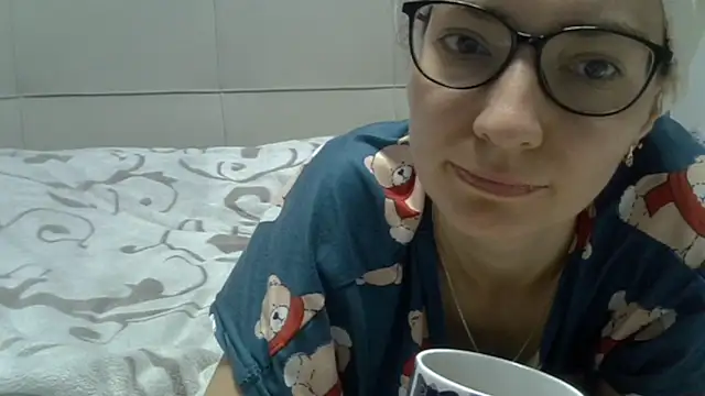 Ashleyspice online show from April 13, 2026, 5:46 am